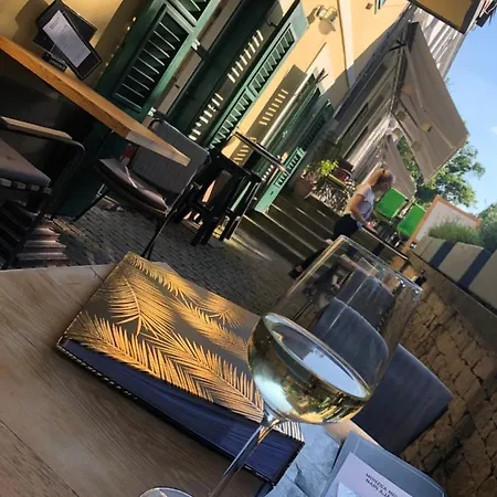 Kedves Vendeghaz Bed & Breakfast